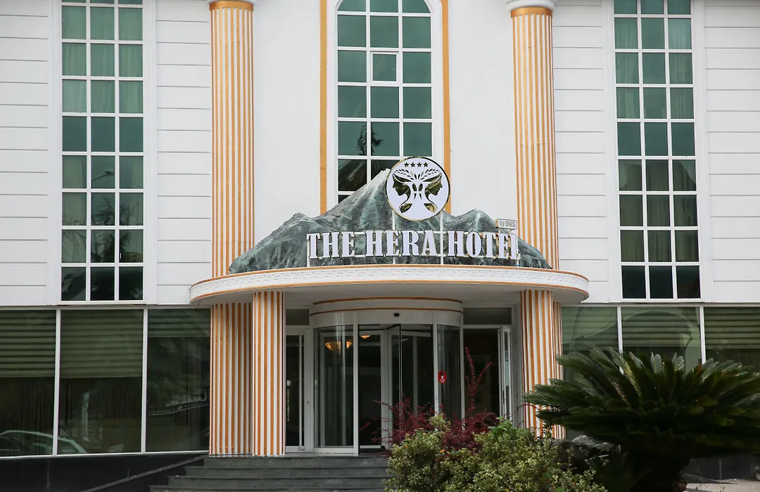 Mox Hotel Wellness & Spa-1